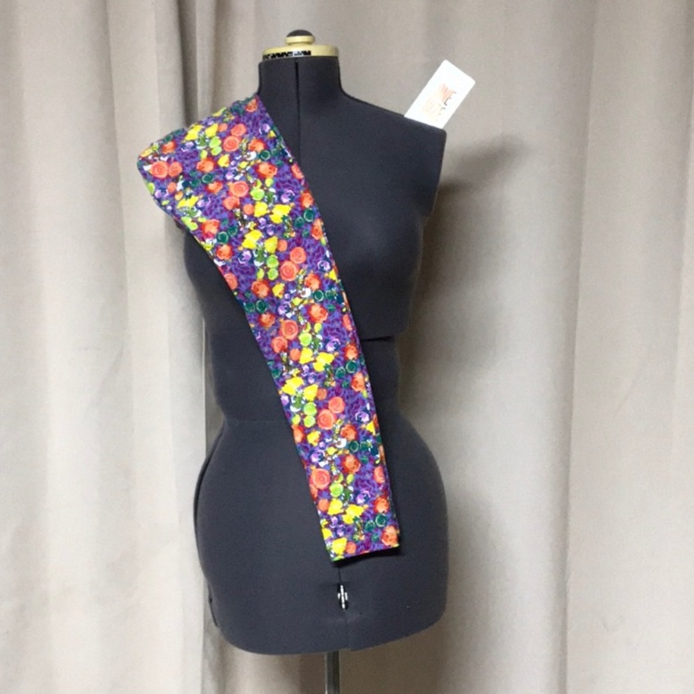 NWT Disney Lularoe Daisy Duck Leggings, OS